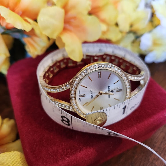 Bella & Rose Quartz watch. NEW BATTERY. NO WEAR. ELEGANT - Picture 6 of 6